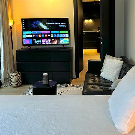 Luxury Apartment With Cosy Garden! Gent Bagian luar foto