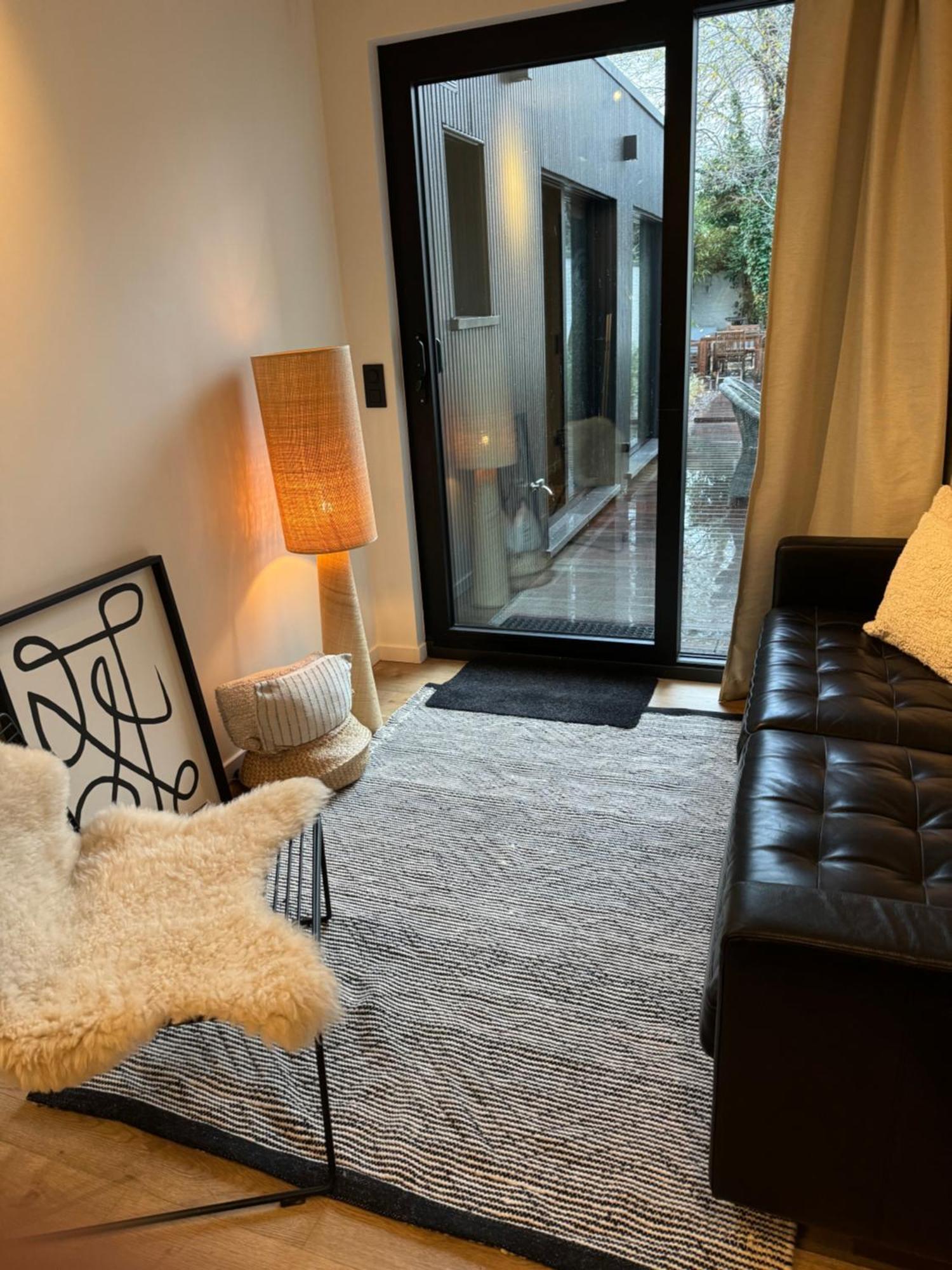 Luxury Apartment With Cosy Garden! Gent Bagian luar foto