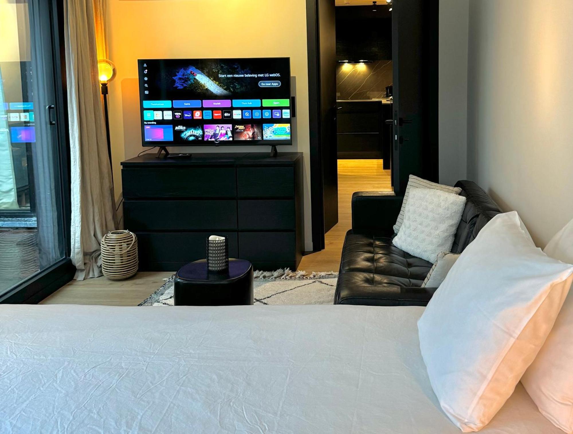 Luxury Apartment With Cosy Garden! Gent Bagian luar foto