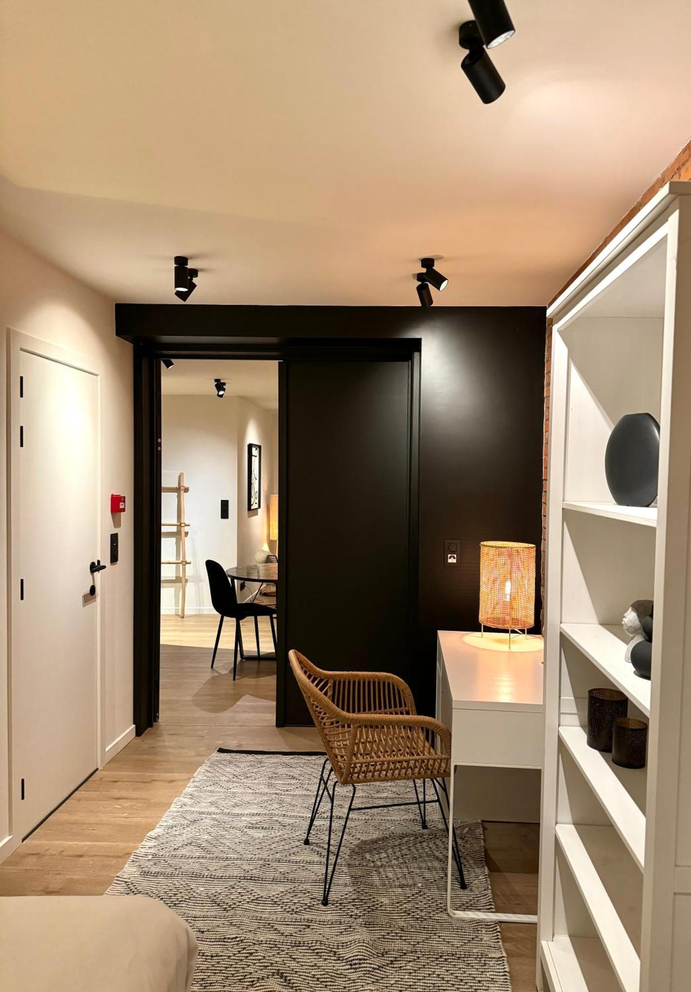 Luxury Apartment With Cosy Garden! Gent Bagian luar foto