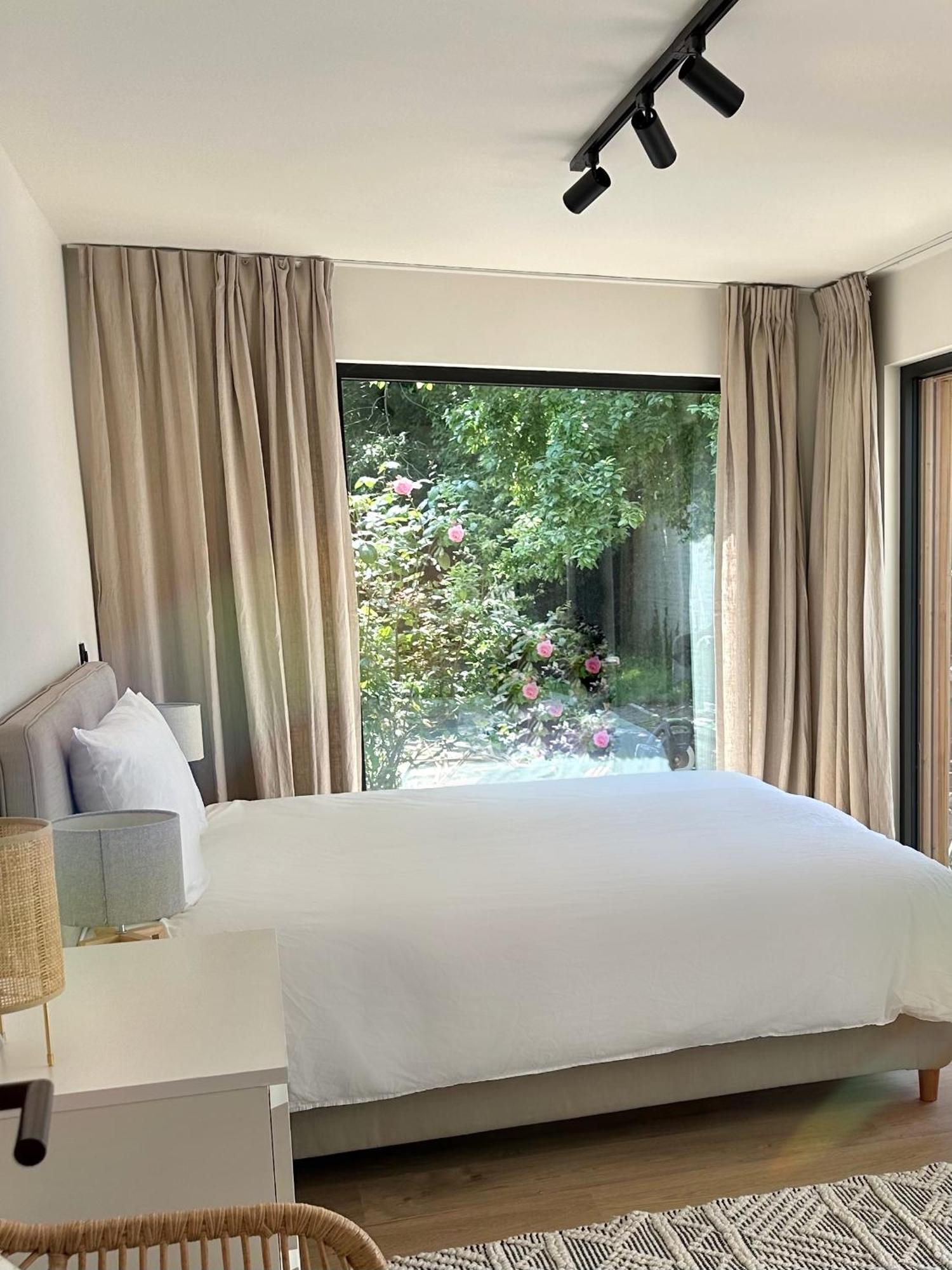 Luxury Apartment With Cosy Garden! Gent Bagian luar foto