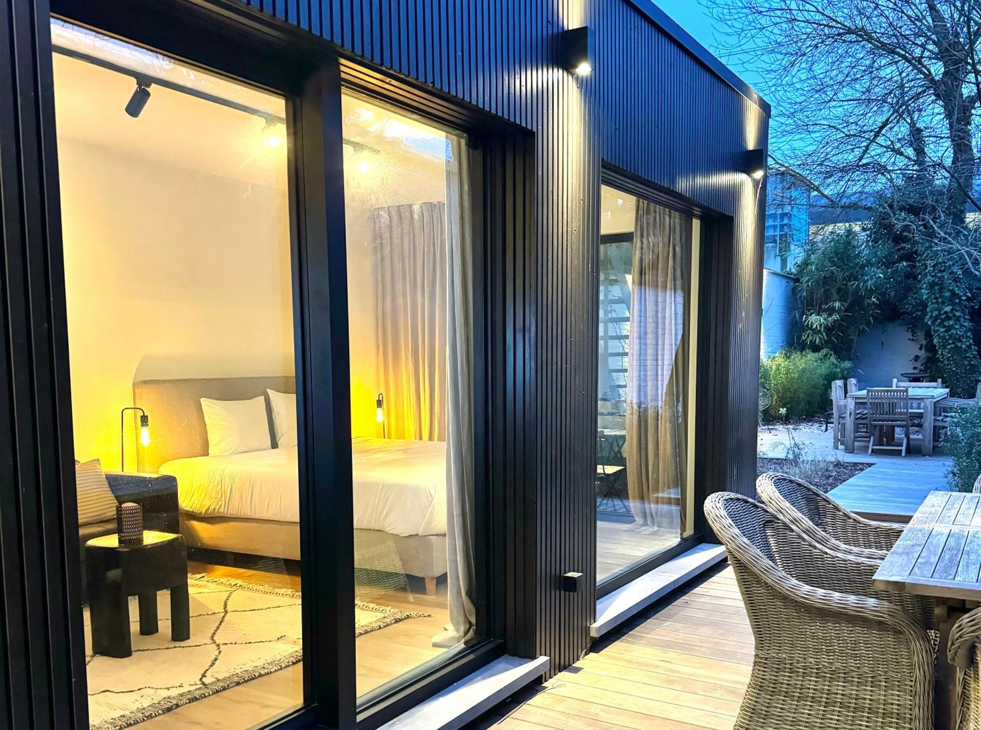 Luxury Apartment With Cosy Garden! Gent Bagian luar foto